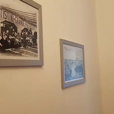 1933